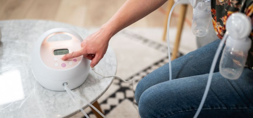 mom pumping with Spectra S2